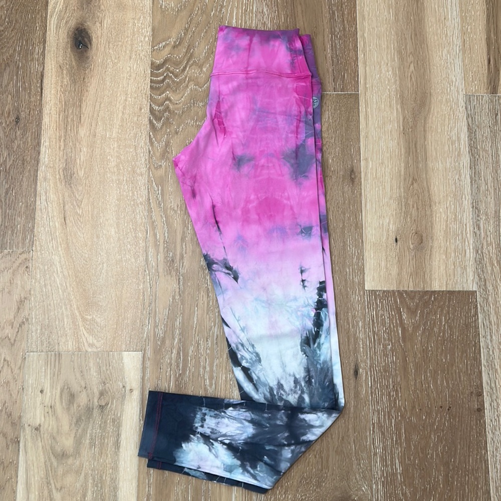 Pink and blackish blue tie dye leggings size small